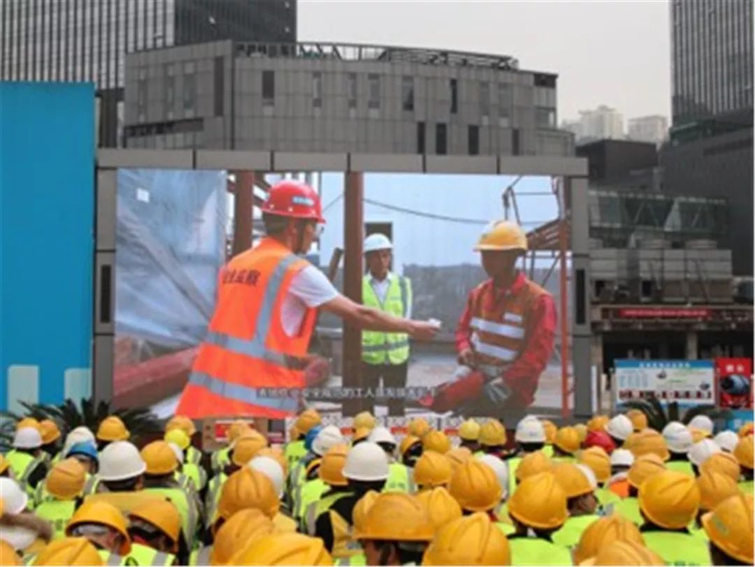 重庆在建第一高楼 万科超高层二三期项目全面打造标化智慧工地